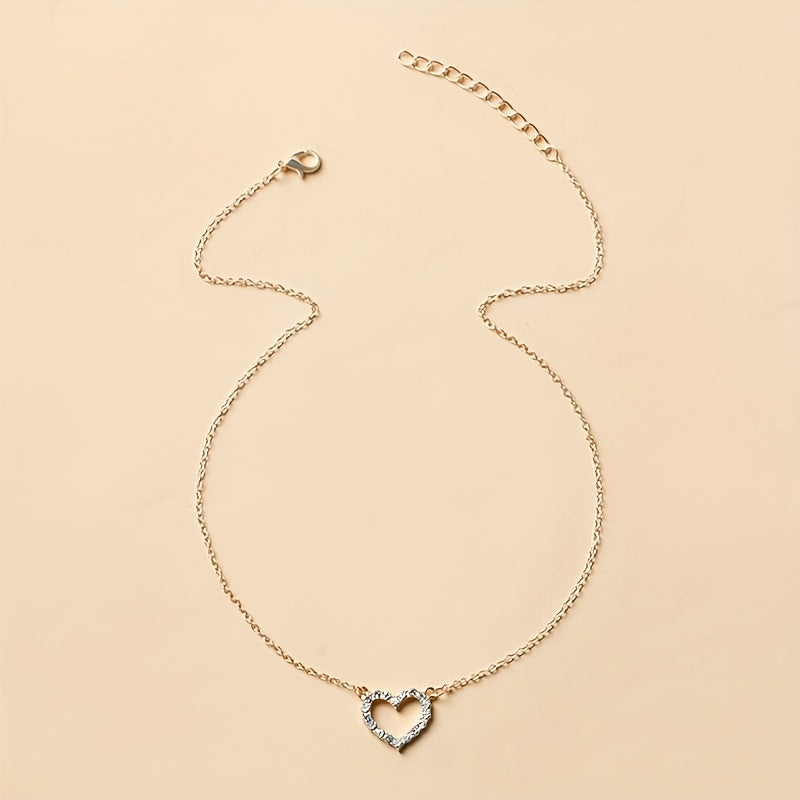 Elegant Golden-Tone Alloy Heart Pendant Necklace with Sparkling Rhinestones - Trendy Clavicle Chain for Women, Perfect for Casual Attire and Special Occasions, Seasonal Fashion Accessory|Chic Accessory|Alloy Chain