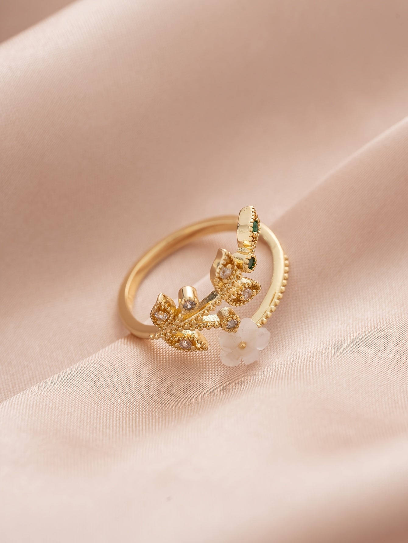 Elegant Vintage Style Copper Ring with Synthetic Zirconia Flower and Leaf Design