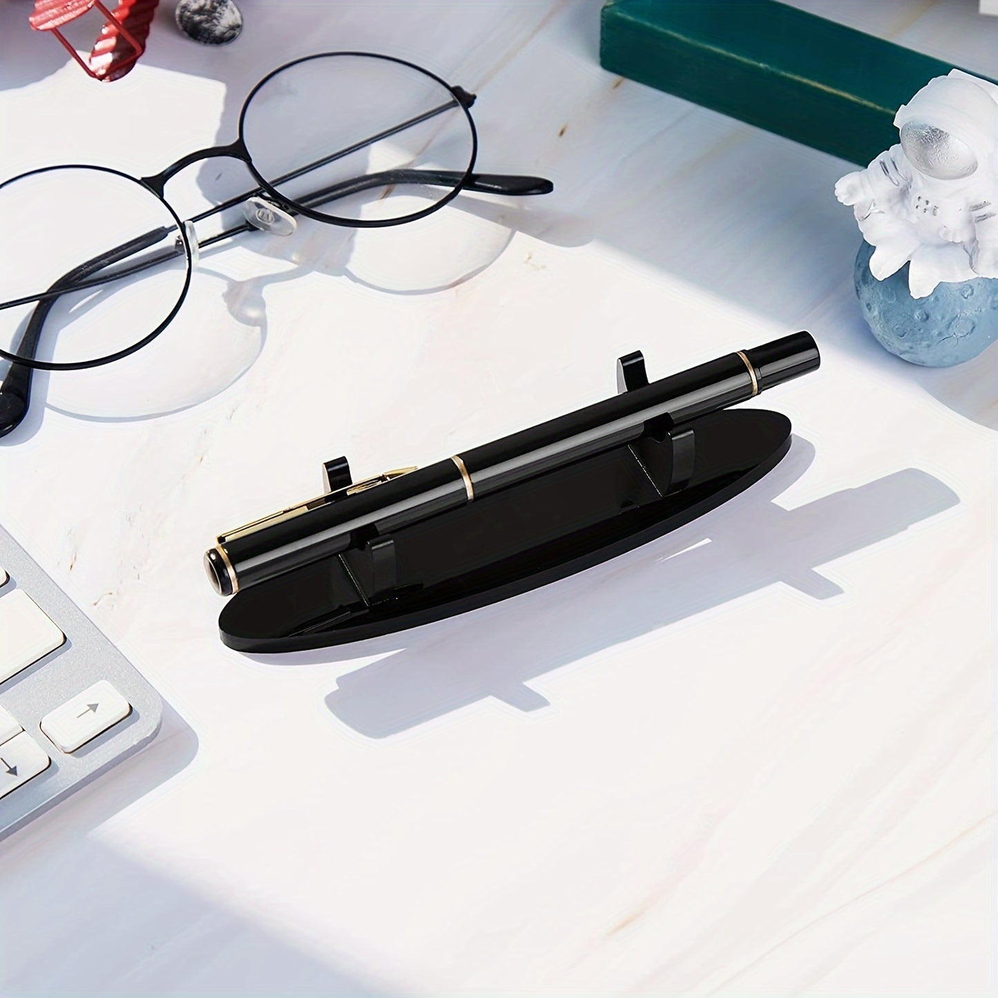 1pc Modern Curved Pen & Brush Holder - Heavy-Duty Acrylic Desk Organizer with Black Glossy Finish, Elegant Curved Design with Golden-Finish Legs - Sturdy Base for Office Supplies, Makeup Brushes, Painting Brushes Display - Sp