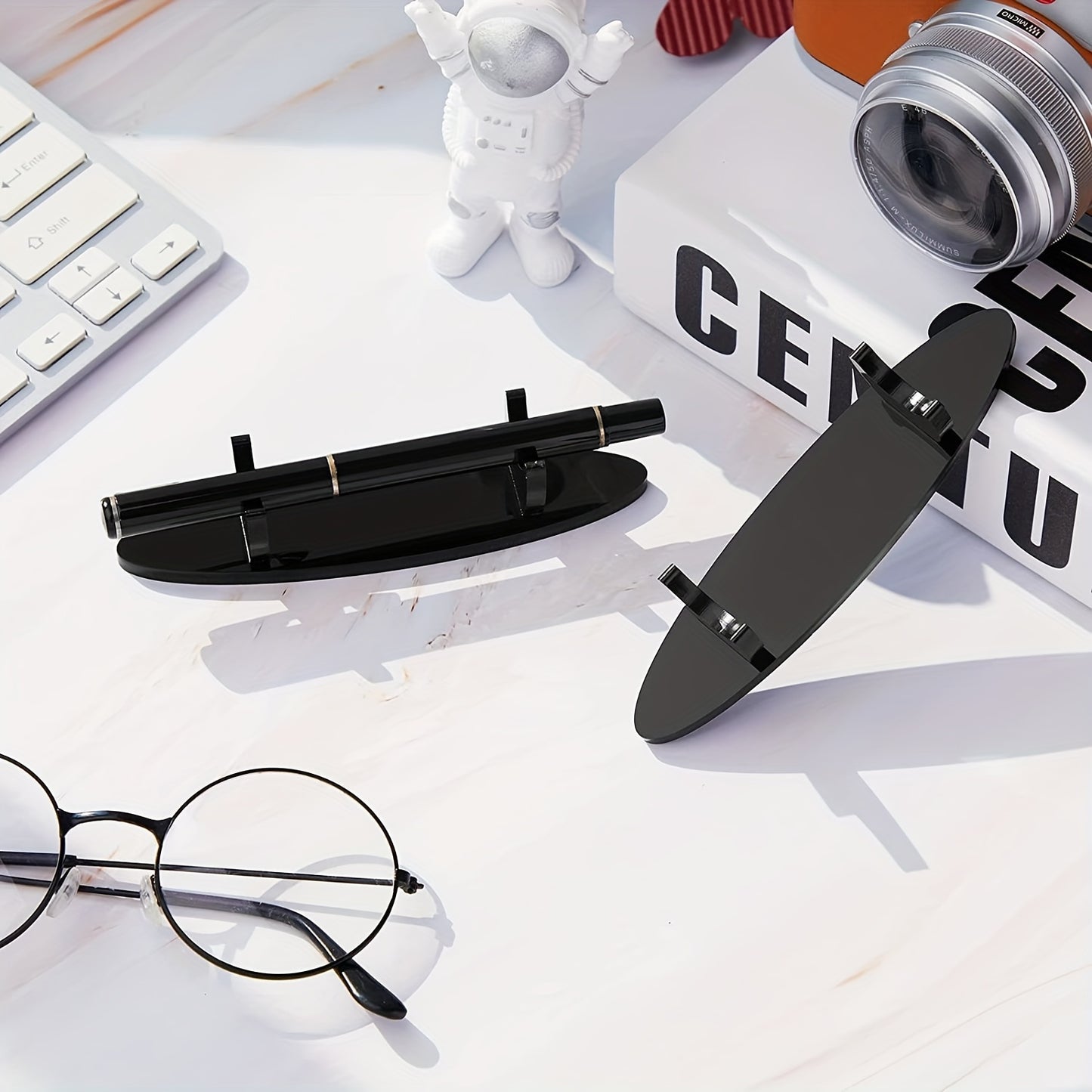 1pc Modern Curved Pen & Brush Holder - Heavy-Duty Acrylic Desk Organizer with Black Glossy Finish, Elegant Curved Design with Golden-Finish Legs - Sturdy Base for Office Supplies, Makeup Brushes, Painting Brushes Display - Sp