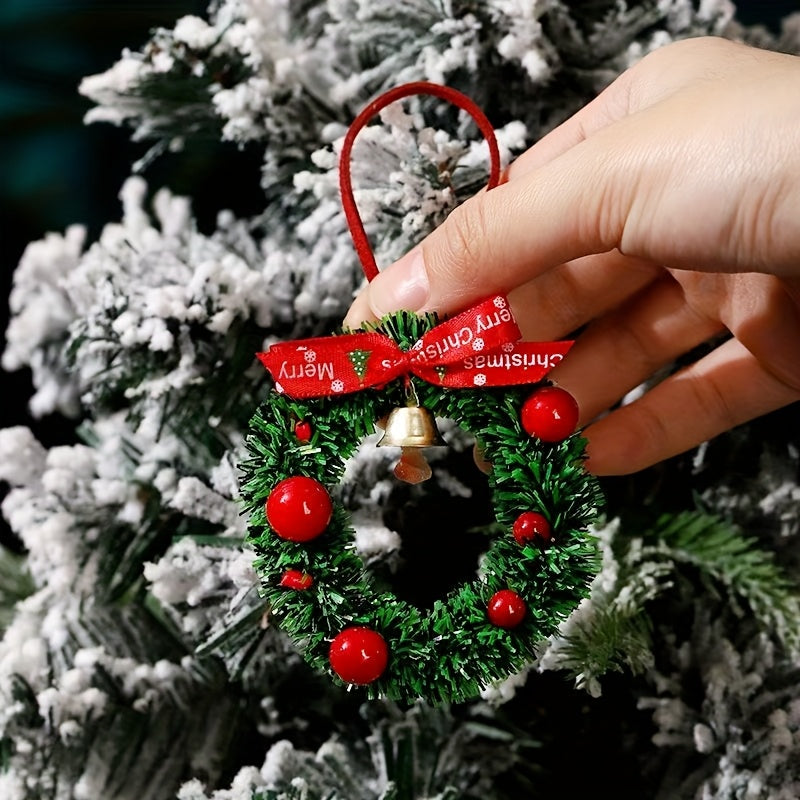 3pcs, 5pcs Random Styles Christmas Tree Decorative Window Display Pendants, Mini Wreath Ornaments, Handmade Mini Garland Hanging Decorations, Festive Car Bell Set for Holiday Atmosphere – Perfect for Christmas, Parties & Ne