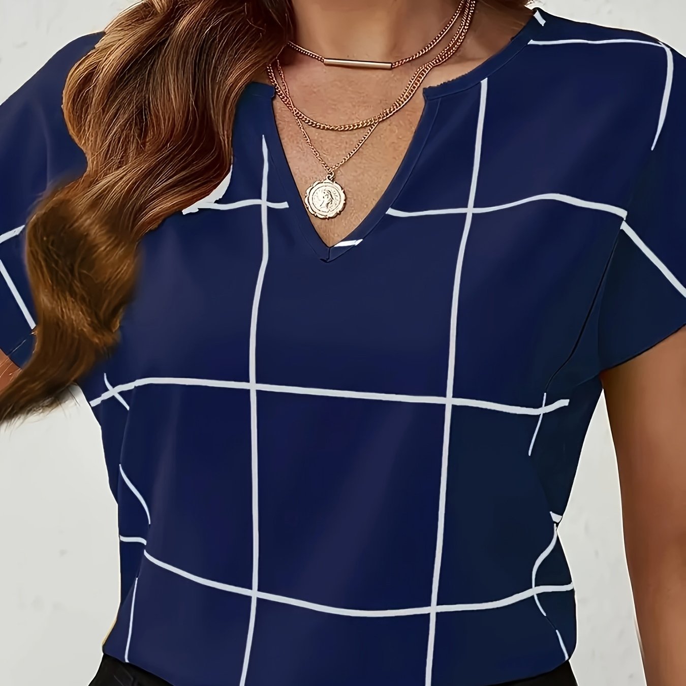 Women's Casual Plaid Print Shirt, V-Neck Short Sleeve Buttonless Blouse, Perfect for Spring and Summer Daily Outings, Vacation, Commuting, Stylish Women's Top, Cute T-Shirt, V-Neck, Summer Wear, Elegant Top, Casual Shirt, Ret