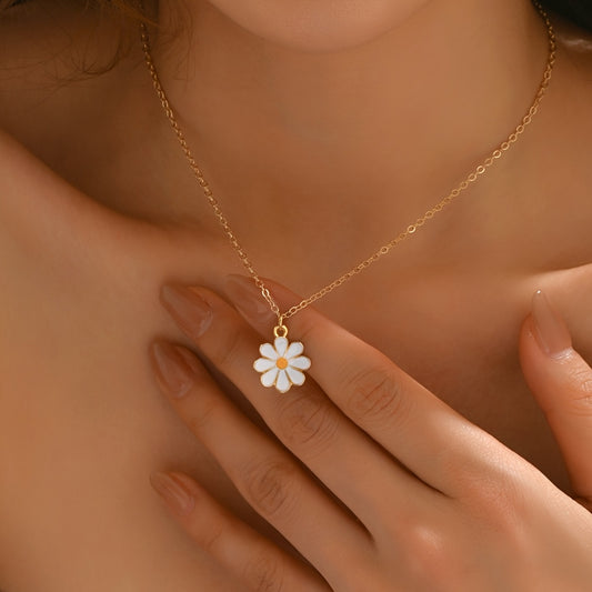 1pc Elegant Minimalist Golden-Plated White Enamel Daisy Pendant Necklace with Delicate Chain - Everyday & Music Festival Jewelry for Women, Year-Round Versatile Accessory, Necklace Pendant, Festival Fashion, Chic Appearance,