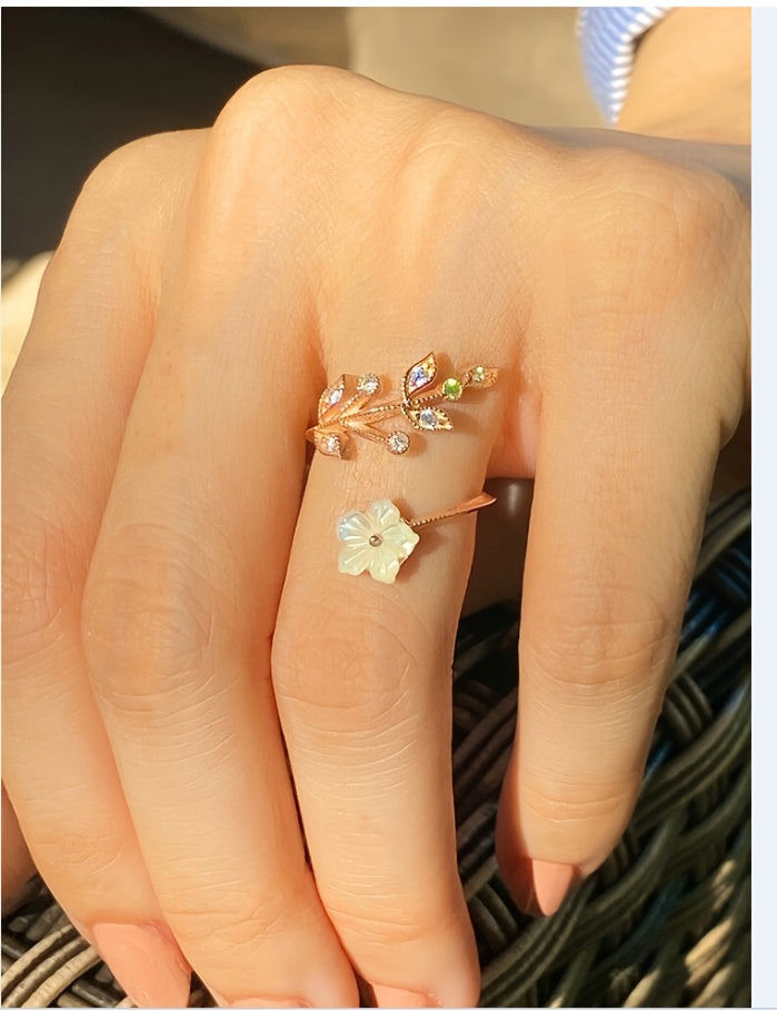 Elegant Vintage Style Copper Ring with Synthetic Zirconia Flower and Leaf Design