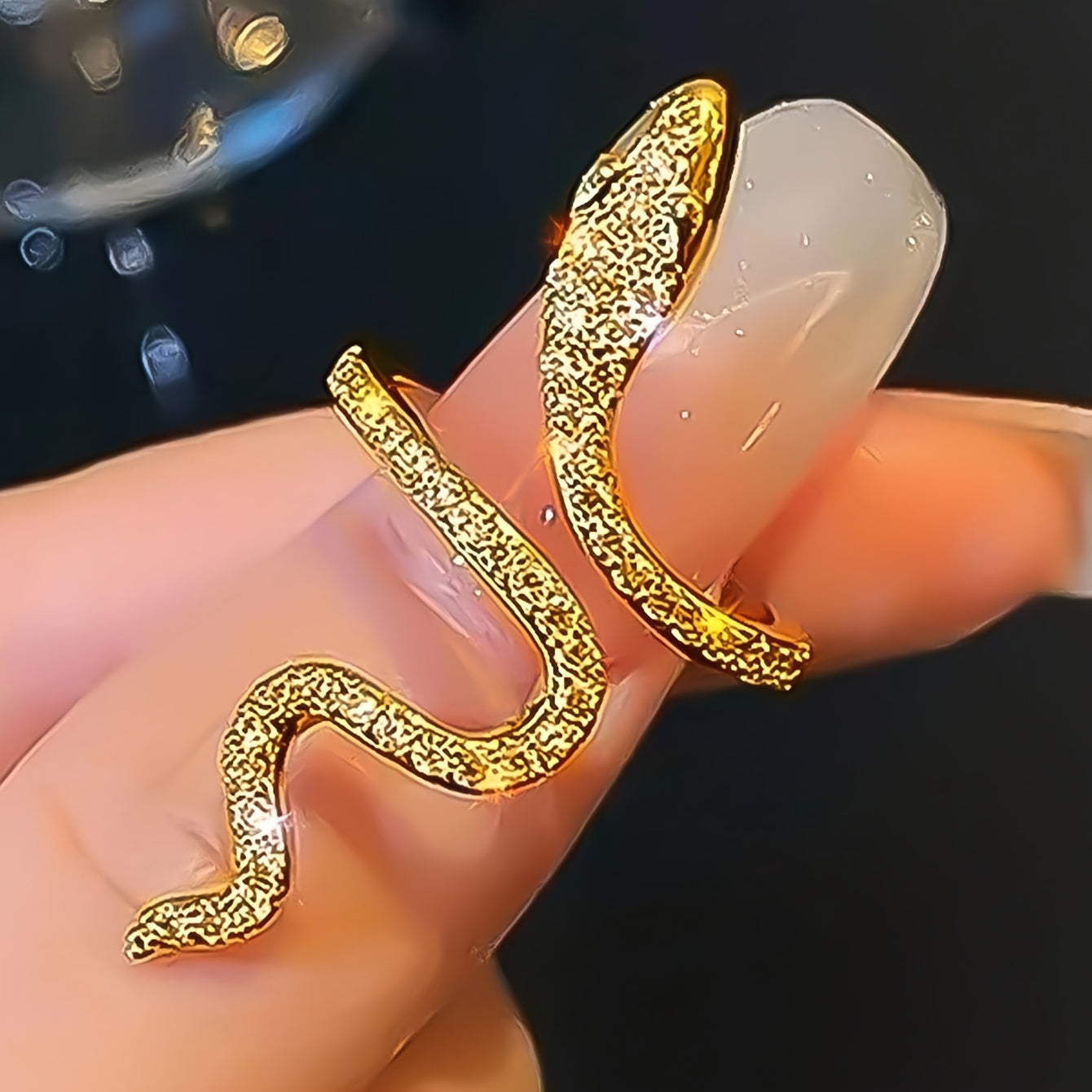 Elegant Snake-Shaped Alloy Ring