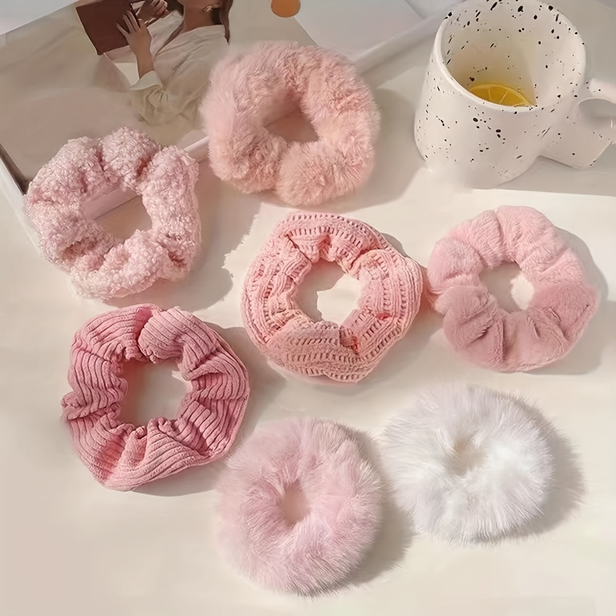 7pcs Premium Plush Hair Tie Set, Simple And Elegant, Suitable for Ponytails And Buns.