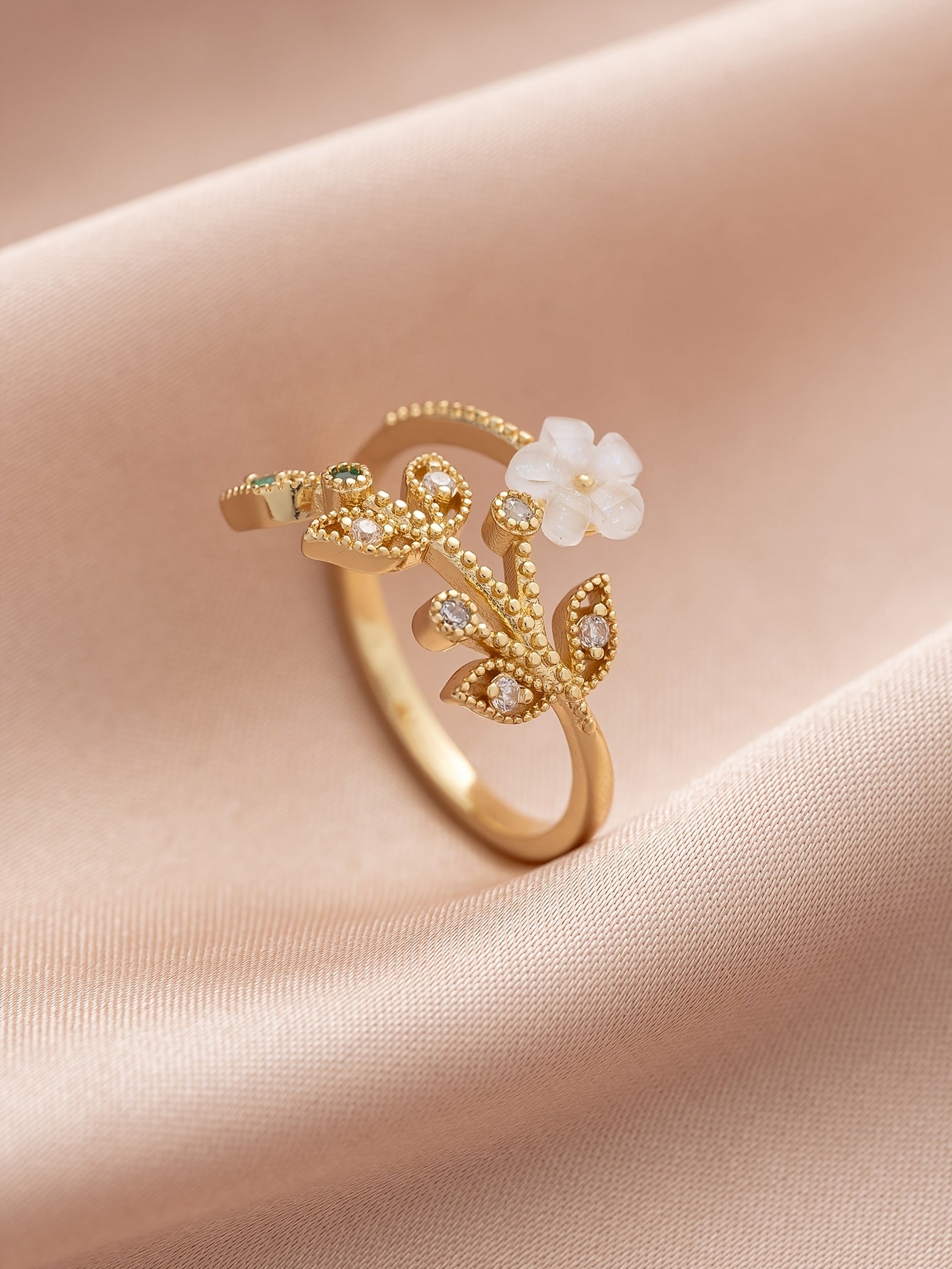 Elegant Vintage Style Copper Ring with Synthetic Zirconia Flower and Leaf Design
