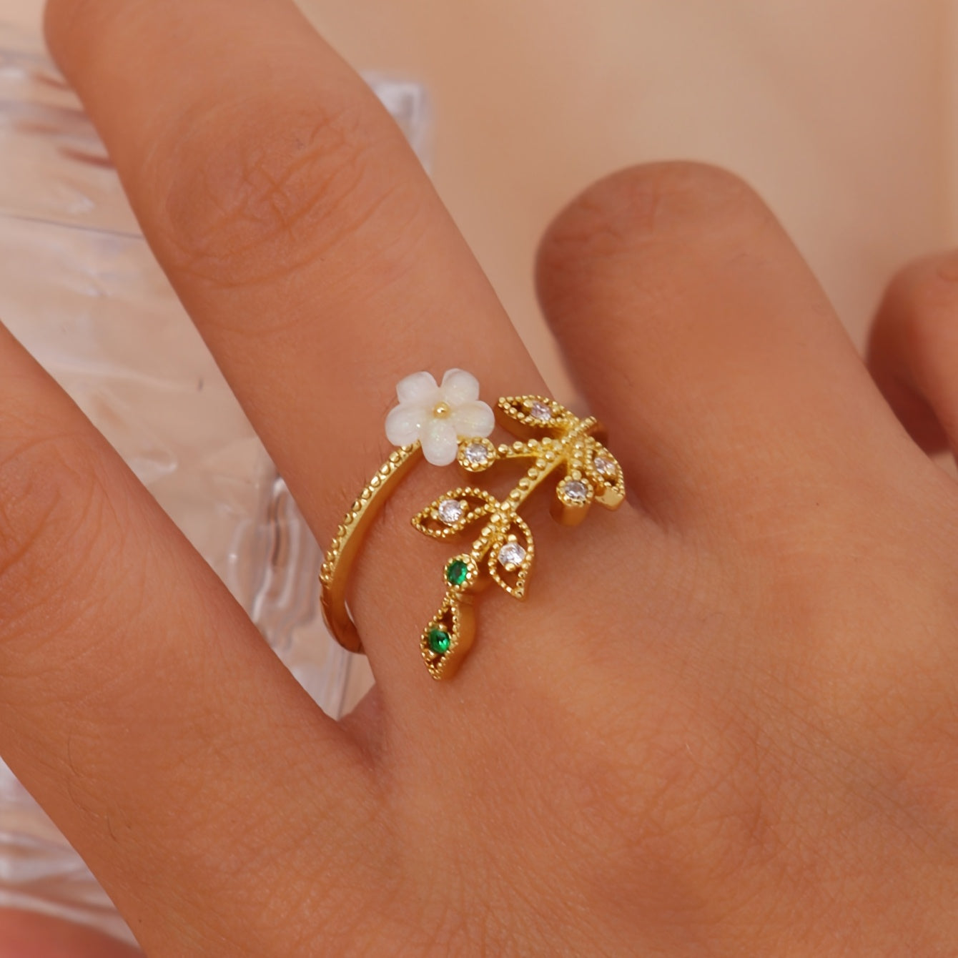 Elegant Vintage Style Copper Ring with Synthetic Zirconia Flower and Leaf Design