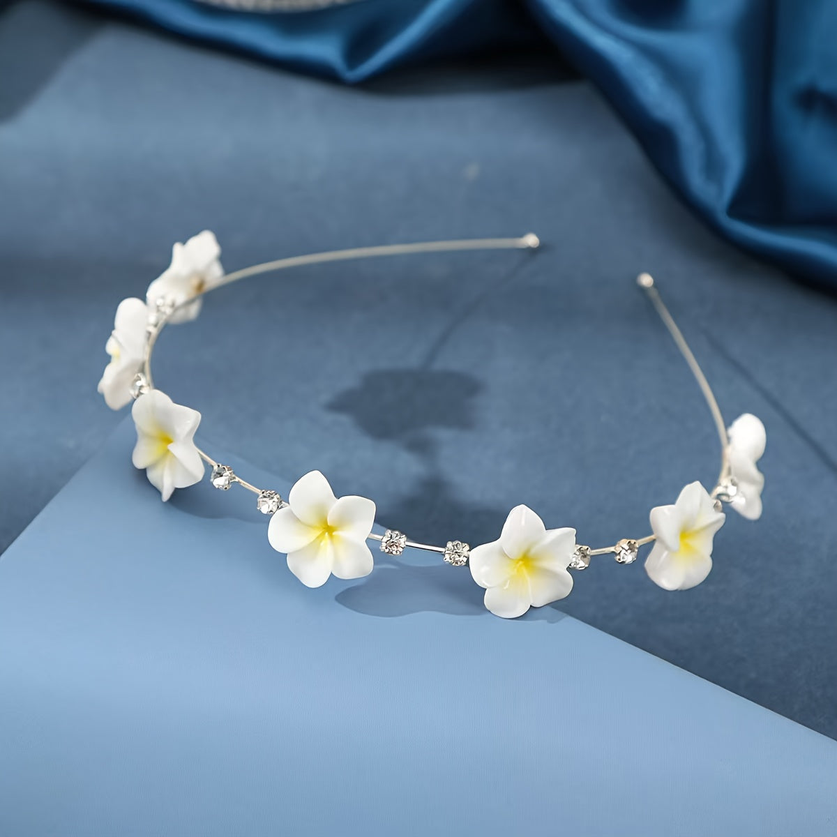 1pc Women's Sparkling -like Light Blue Floral Headband with Delicate Flower Petals & Secure Hair Clip - Elegant Hair Accessory for Weddings, Parties, Casual Attire - Comfortable Hair Band for Sensitive Scalp, Non-Irritating H