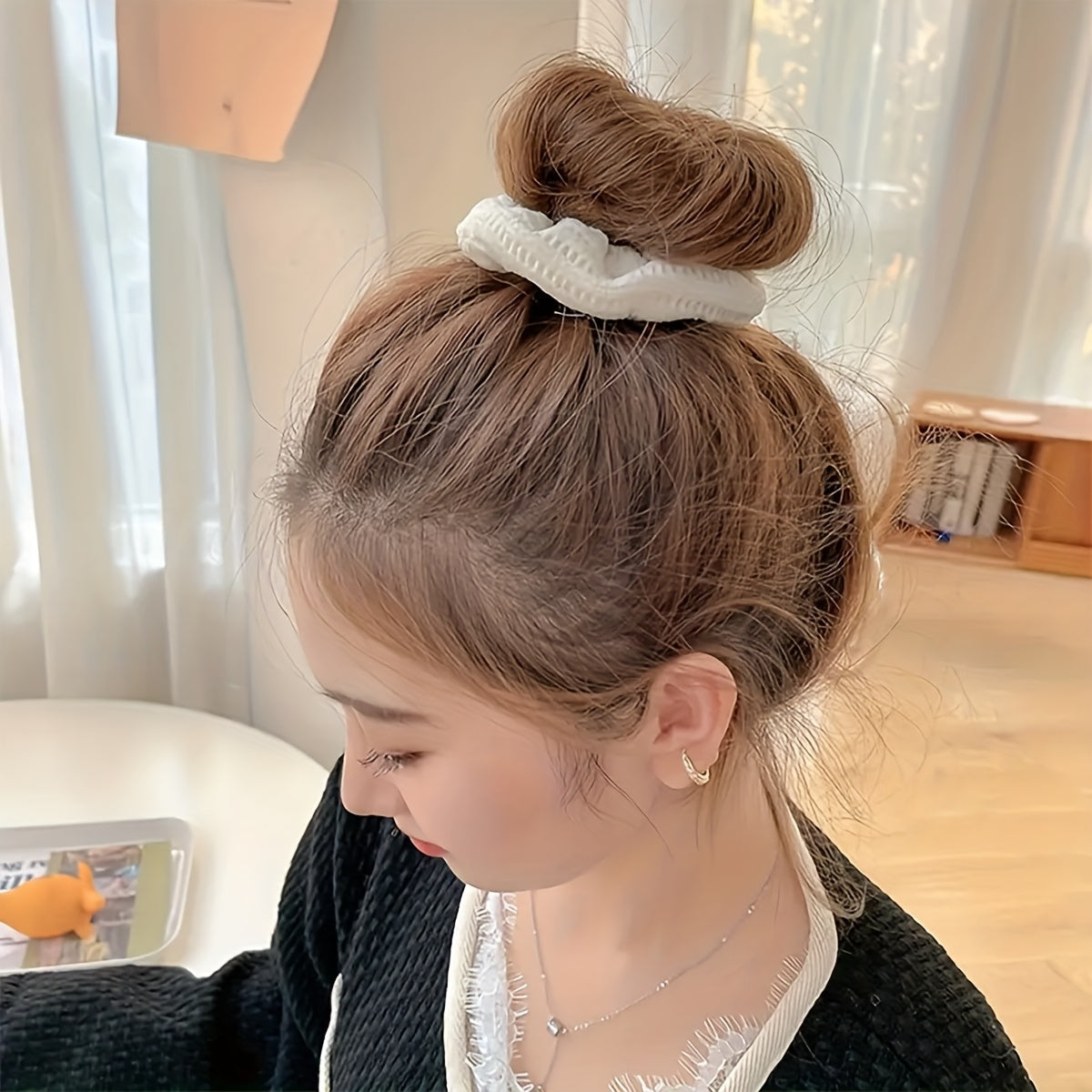 7pcs Premium Plush Hair Tie Set, Simple And Elegant, Suitable for Ponytails And Buns.