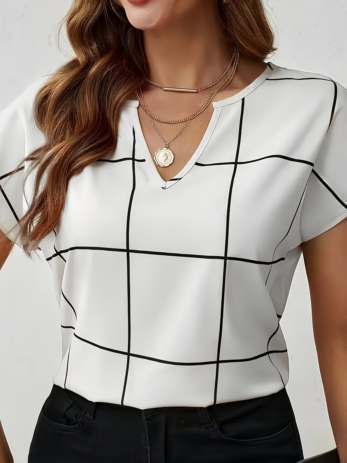 Women's Casual Plaid Print Shirt, V-Neck Short Sleeve Buttonless Blouse, Perfect for Spring and Summer Daily Outings, Vacation, Commuting, Stylish Women's Top, Cute T-Shirt, V-Neck, Summer Wear, Elegant Top, Casual Shirt, Ret