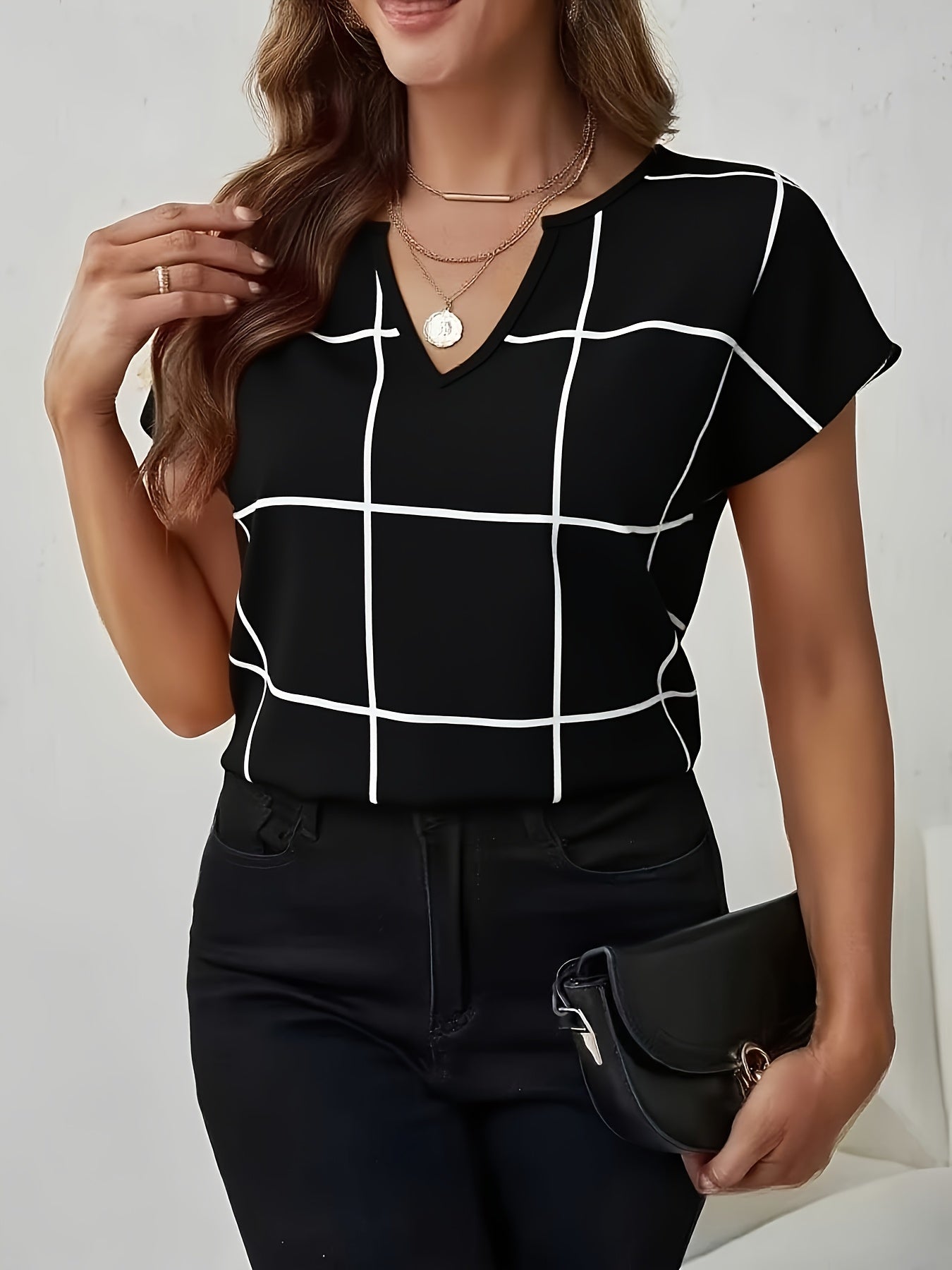 Women's Casual Plaid Print Shirt, V-Neck Short Sleeve Buttonless Blouse, Perfect for Spring and Summer Daily Outings, Vacation, Commuting, Stylish Women's Top, Cute T-Shirt, V-Neck, Summer Wear, Elegant Top, Casual Shirt, Ret