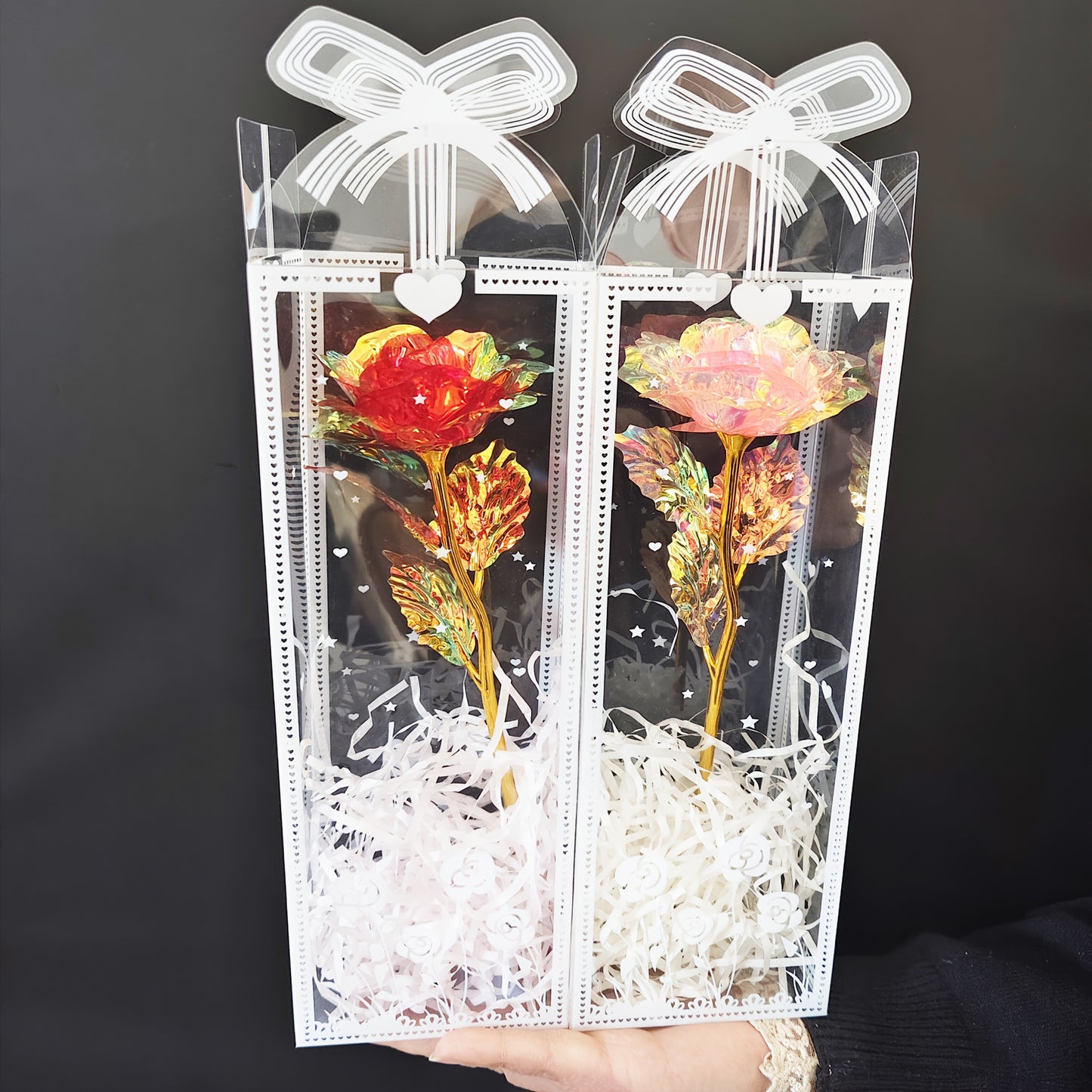 The finished product is packed with a gift box, and the simulated Golden foil artificial rose is suitable for Father's Day, Mother's Day, Graduation, May Day, Octa Boster, and creative gifts for relatives, friends, girlfriend