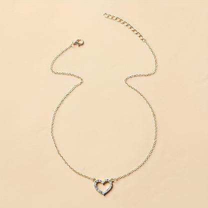 Elegant Golden-Tone Alloy Heart Pendant Necklace with Sparkling Rhinestones - Trendy Clavicle Chain for Women, Perfect for Casual Attire and Special Occasions, Seasonal Fashion Accessory|Chic Accessory|Alloy Chain