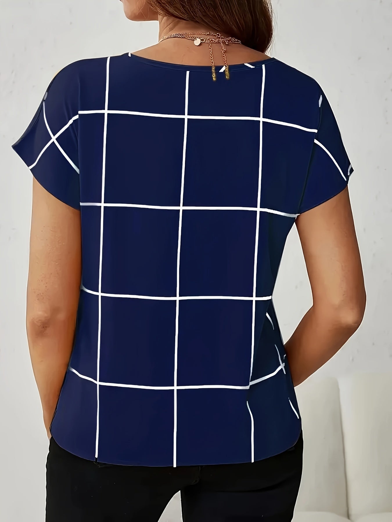 Women's Casual Plaid Print Shirt, V-Neck Short Sleeve Buttonless Blouse, Perfect for Spring and Summer Daily Outings, Vacation, Commuting, Stylish Women's Top, Cute T-Shirt, V-Neck, Summer Wear, Elegant Top, Casual Shirt, Ret