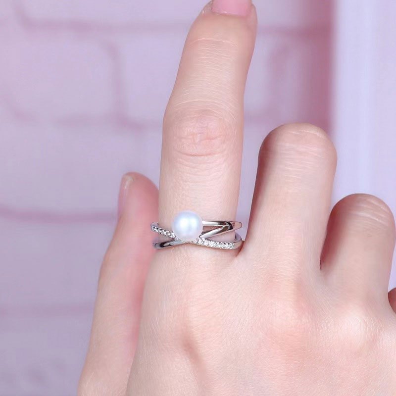 A Delicate Freshwater Pearl Ring With A Japanese And Korean Style