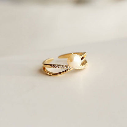 A Delicate Freshwater Pearl Ring With A Japanese And Korean Style