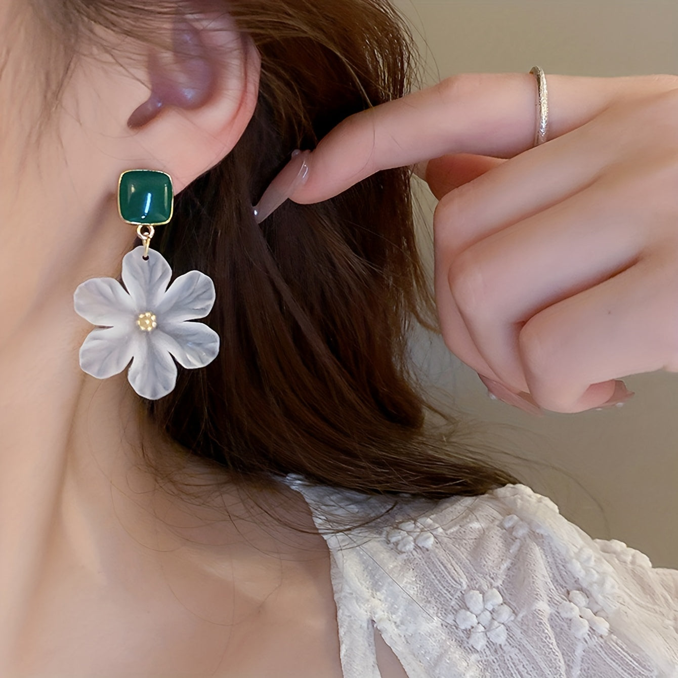 Chic Floral Dangle Earrings - Perfect for Beach Vacations & Casual Wear, Spring Collection