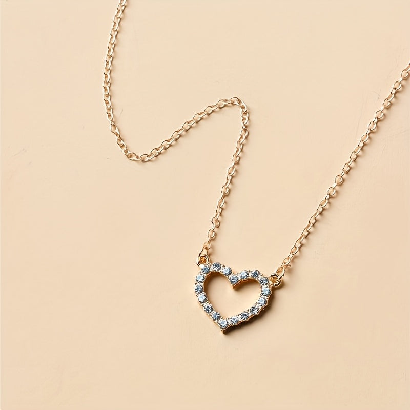 Elegant Golden-Tone Alloy Heart Pendant Necklace with Sparkling Rhinestones - Trendy Clavicle Chain for Women, Perfect for Casual Attire and Special Occasions, Seasonal Fashion Accessory|Chic Accessory|Alloy Chain