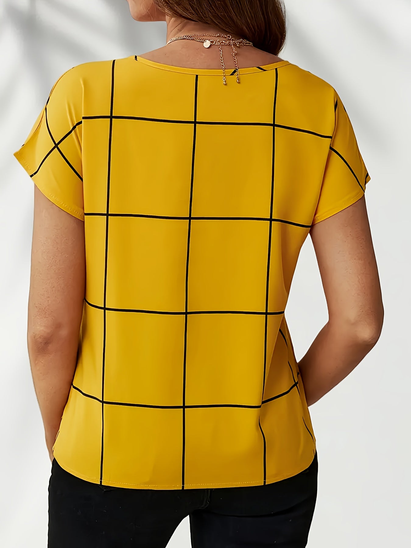 Women's Casual Plaid Print Shirt, V-Neck Short Sleeve Buttonless Blouse, Perfect for Spring and Summer Daily Outings, Vacation, Commuting, Stylish Women's Top, Cute T-Shirt, V-Neck, Summer Wear, Elegant Top, Casual Shirt, Ret