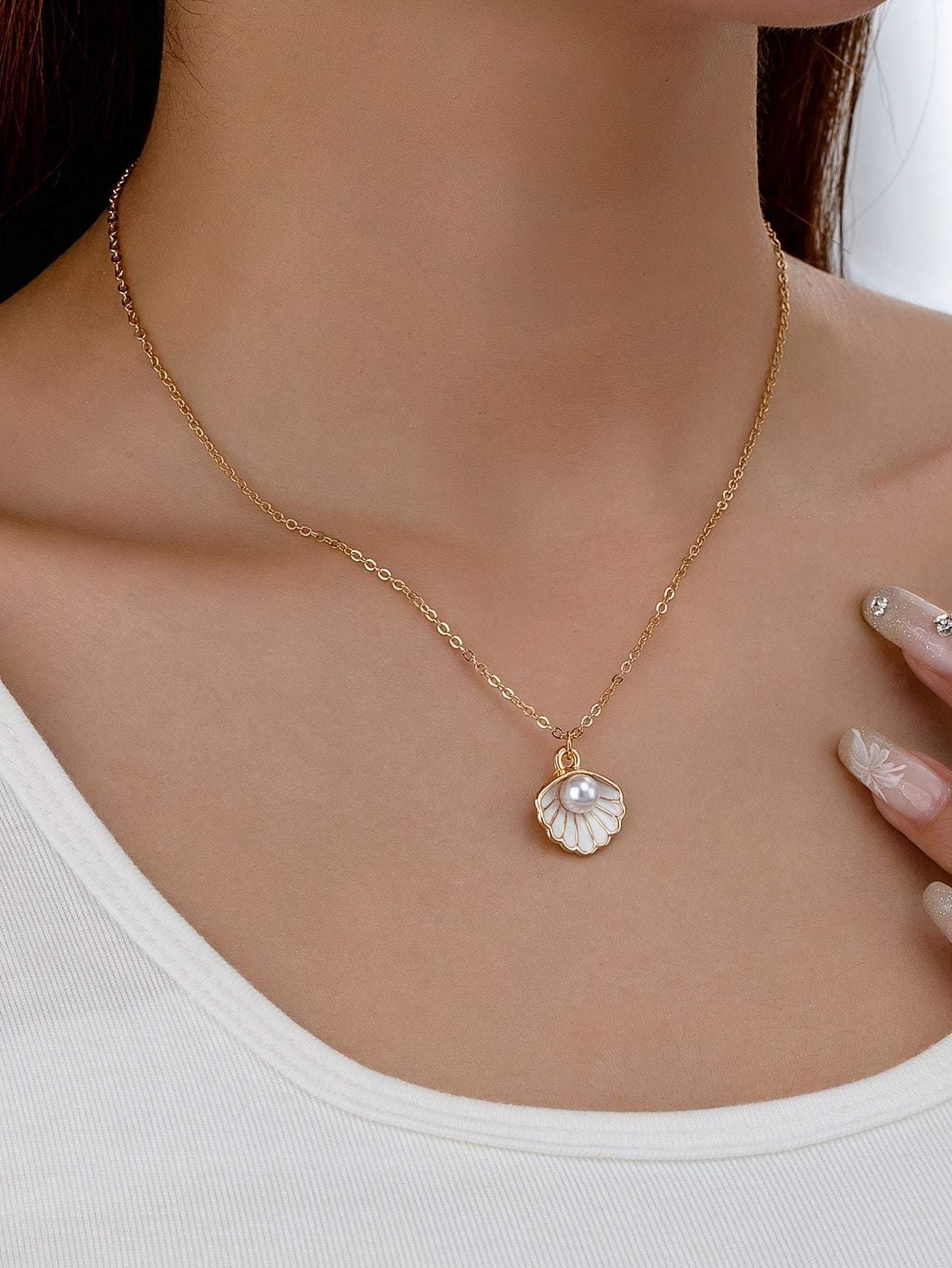 1pc Elegant Imitation Pearl & Golden-Tone Seashell Pendant Necklace for Women, KC Golden-Plated Delicate Chain, Everyday Jewelry Gift for Her, Year-Round Versatile Accessory, Casual Jewelry, Goldtone Jewelry, Refined Construc