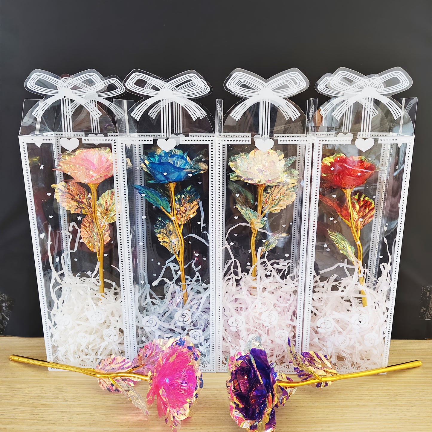 The finished product is packed with a gift box, and the simulated Golden foil artificial rose is suitable for Father's Day, Mother's Day, Graduation, May Day, Octa Boster, and creative gifts for relatives, friends, girlfriend