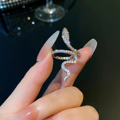 Elegant Snake-Shaped Alloy Ring