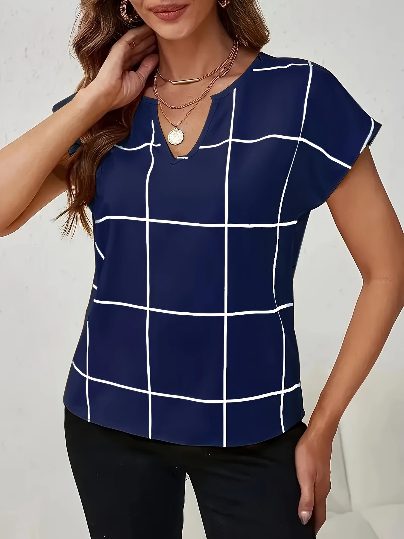 Women's Casual Plaid Print Shirt, V-Neck Short Sleeve Buttonless Blouse, Perfect for Spring and Summer Daily Outings, Vacation, Commuting, Stylish Women's Top, Cute T-Shirt, V-Neck, Summer Wear, Elegant Top, Casual Shirt, Ret