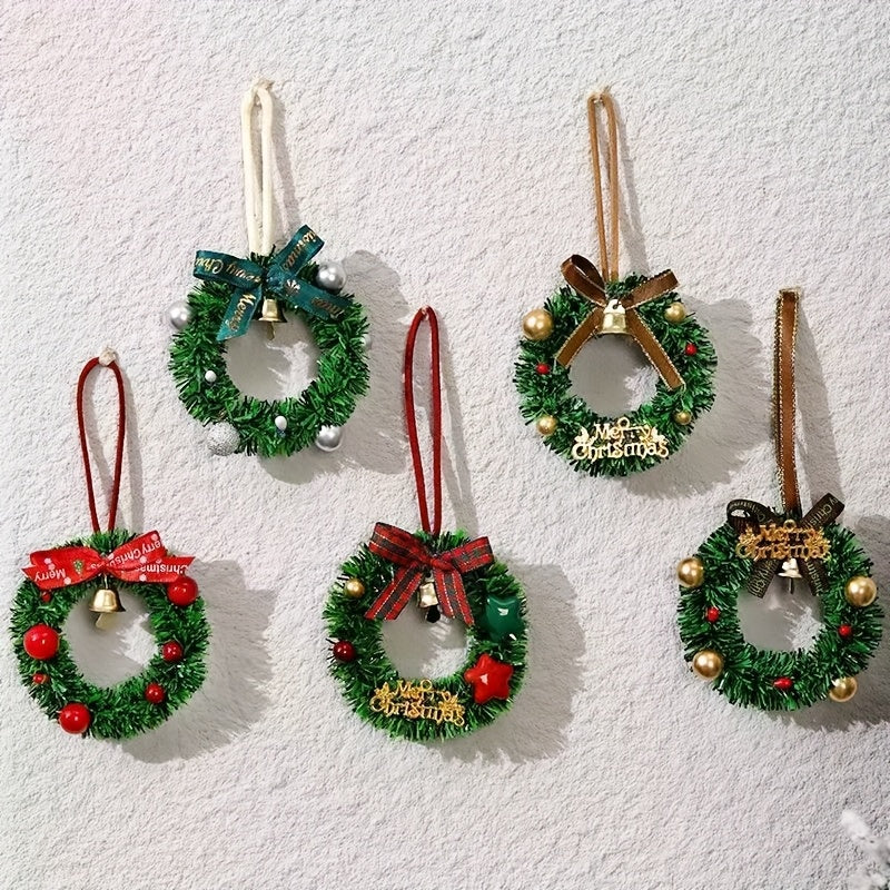 3pcs, 5pcs Random Styles Christmas Tree Decorative Window Display Pendants, Mini Wreath Ornaments, Handmade Mini Garland Hanging Decorations, Festive Car Bell Set for Holiday Atmosphere – Perfect for Christmas, Parties & Ne
