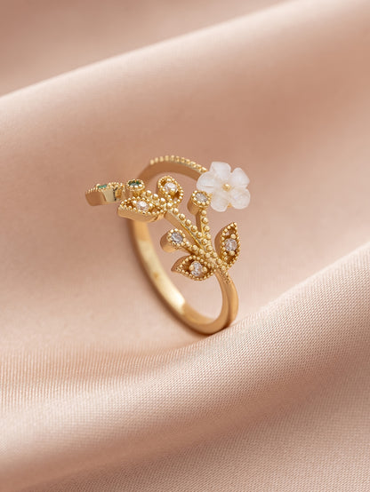Elegant Vintage Style Copper Ring with Synthetic Zirconia Flower and Leaf Design