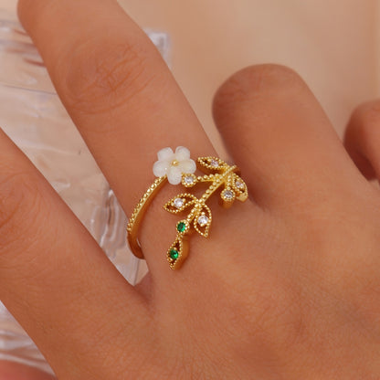 Elegant Vintage Style Copper Ring with Synthetic Zirconia Flower and Leaf Design