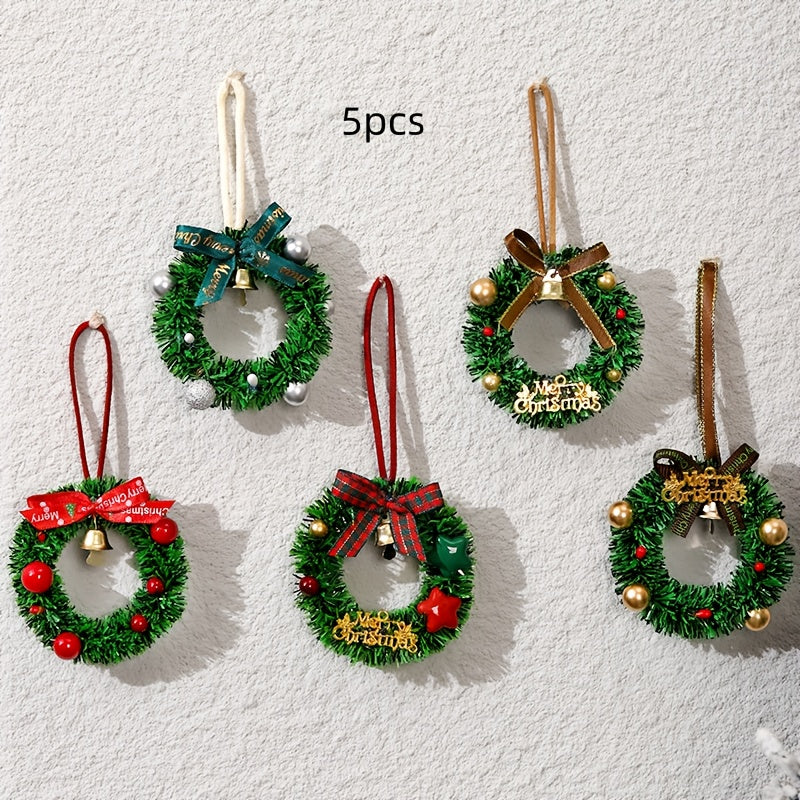 3pcs, 5pcs Random Styles Christmas Tree Decorative Window Display Pendants, Mini Wreath Ornaments, Handmade Mini Garland Hanging Decorations, Festive Car Bell Set for Holiday Atmosphere – Perfect for Christmas, Parties & Ne