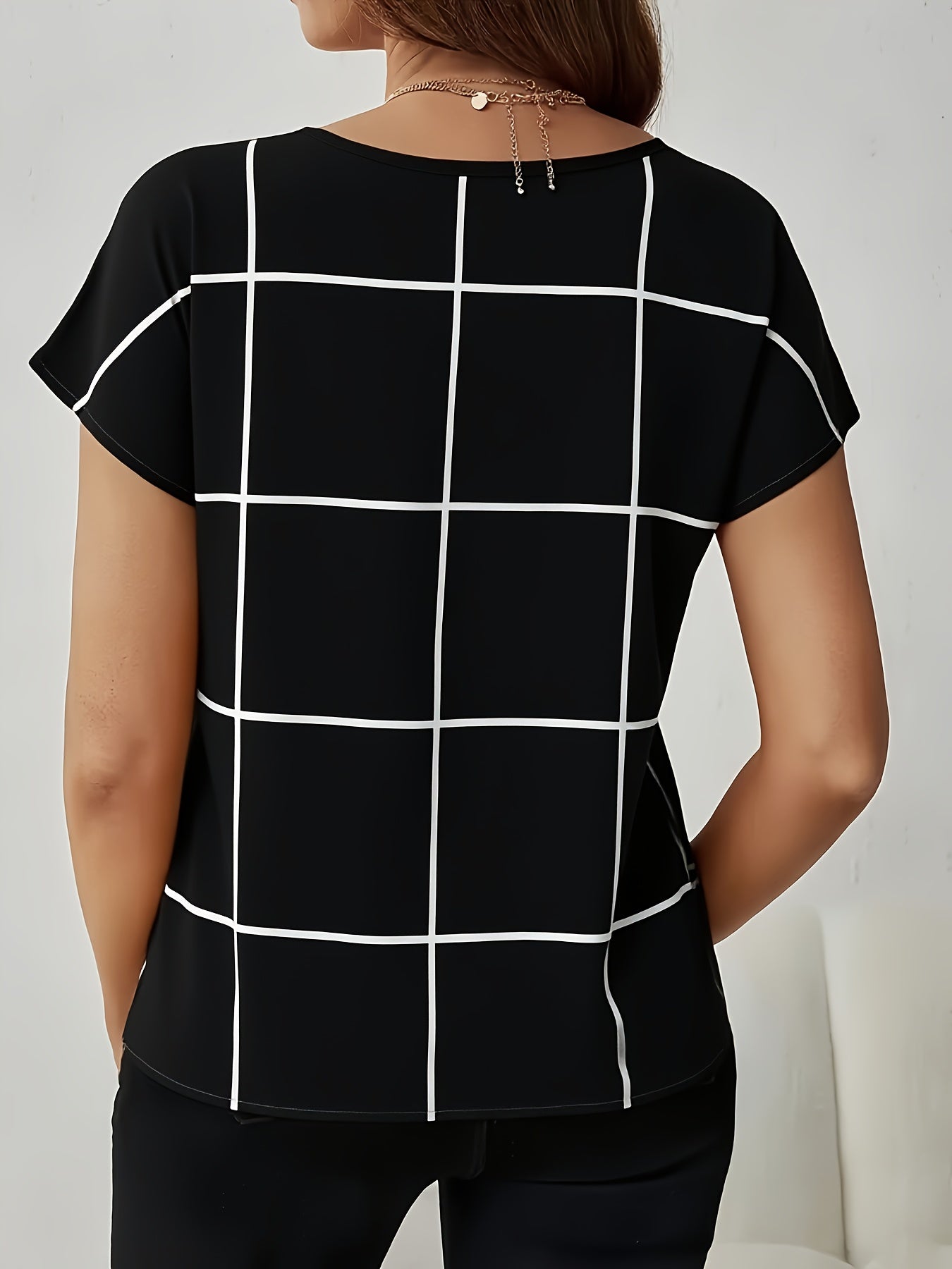 Women's Casual Plaid Print Shirt, V-Neck Short Sleeve Buttonless Blouse, Perfect for Spring and Summer Daily Outings, Vacation, Commuting, Stylish Women's Top, Cute T-Shirt, V-Neck, Summer Wear, Elegant Top, Casual Shirt, Ret