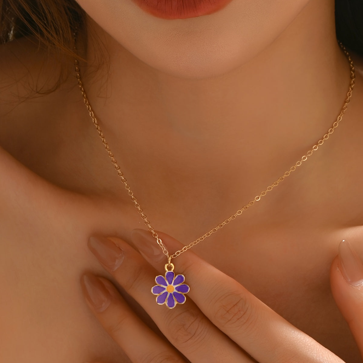 1pc Elegant Minimalist Golden-Plated White Enamel Daisy Pendant Necklace with Delicate Chain - Everyday & Music Festival Jewelry for Women, Year-Round Versatile Accessory, Necklace Pendant, Festival Fashion, Chic Appearance,