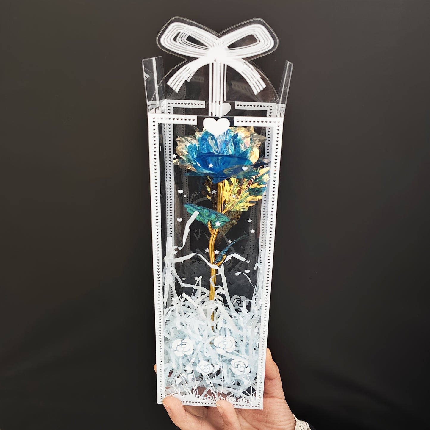 The finished product is packed with a gift box, and the simulated Golden foil artificial rose is suitable for Father's Day, Mother's Day, Graduation, May Day, Octa Boster, and creative gifts for relatives, friends, girlfriend