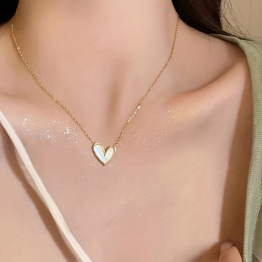 Elegant Golden-Tone Double Heart Necklace for Women – Chic Layered Design with Faux Pearl Accents, Versatile Clavicle Chain for Casual Attire or Parties, Perfect Gift Idea, Charm Necklace