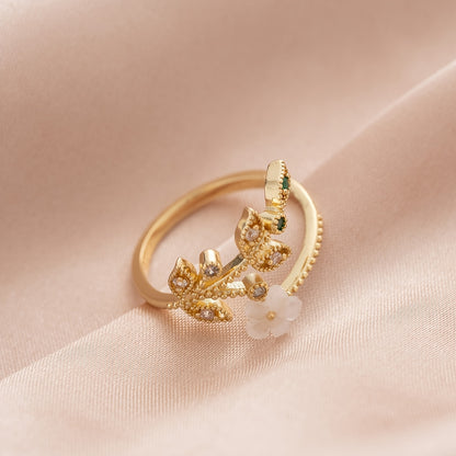 Elegant Vintage Style Copper Ring with Synthetic Zirconia Flower and Leaf Design