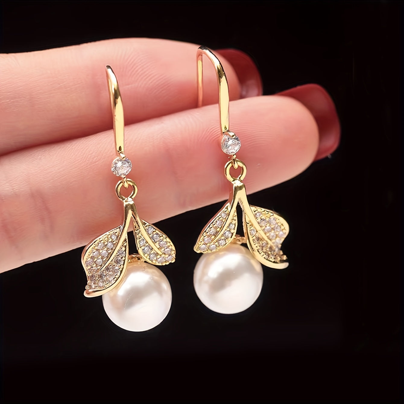 Vintage-Inspired Leaf & Faux Pearl Drop Earrings for Women - Zinc Alloy with Copper Posts, Perfect for Casual Attire
