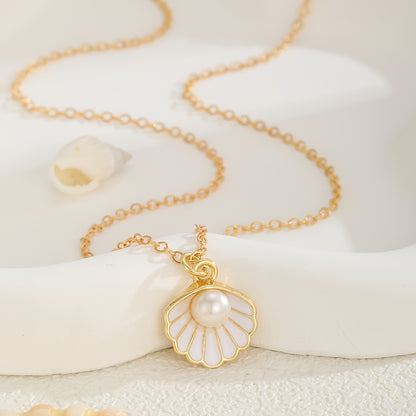 1pc Elegant Imitation Pearl & Golden-Tone Seashell Pendant Necklace for Women, KC Golden-Plated Delicate Chain, Everyday Jewelry Gift for Her, Year-Round Versatile Accessory, Casual Jewelry, Goldtone Jewelry, Refined Construc