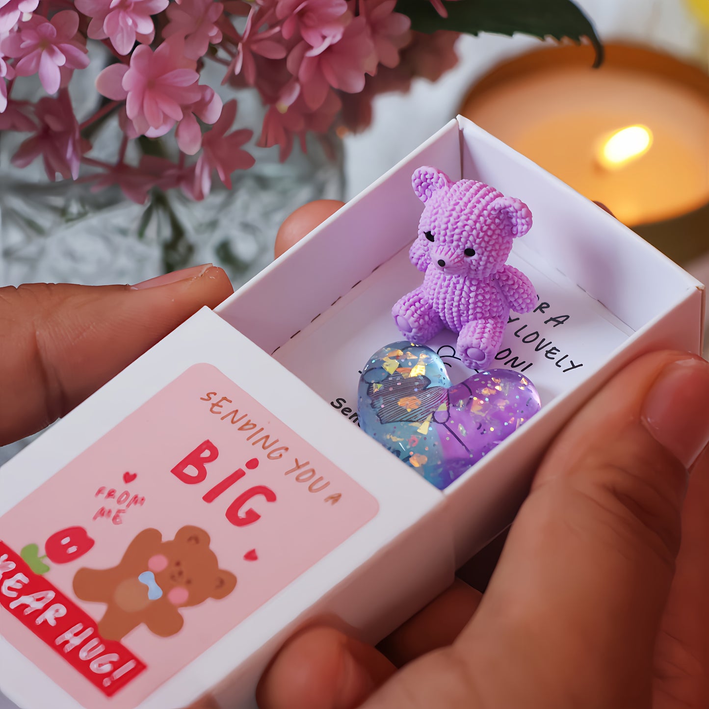 1pc My Little Worry Bear Mini Gift Box with Encouraging Card - Pocket-Sized Resin & Paper Bear Hug Keepsake, Heartwarming Friendship Memento for Weddings, Christmas, Thanksgiving, New Year Gifts, Small Gift Box, Charming Tedd