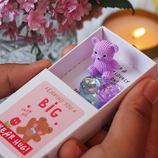 1pc My Little Worry Bear Mini Gift Box with Encouraging Card - Pocket-Sized Resin & Paper Bear Hug Keepsake, Heartwarming Friendship Memento for Weddings, Christmas, Thanksgiving, New Year Gifts, Small Gift Box, Charming Tedd