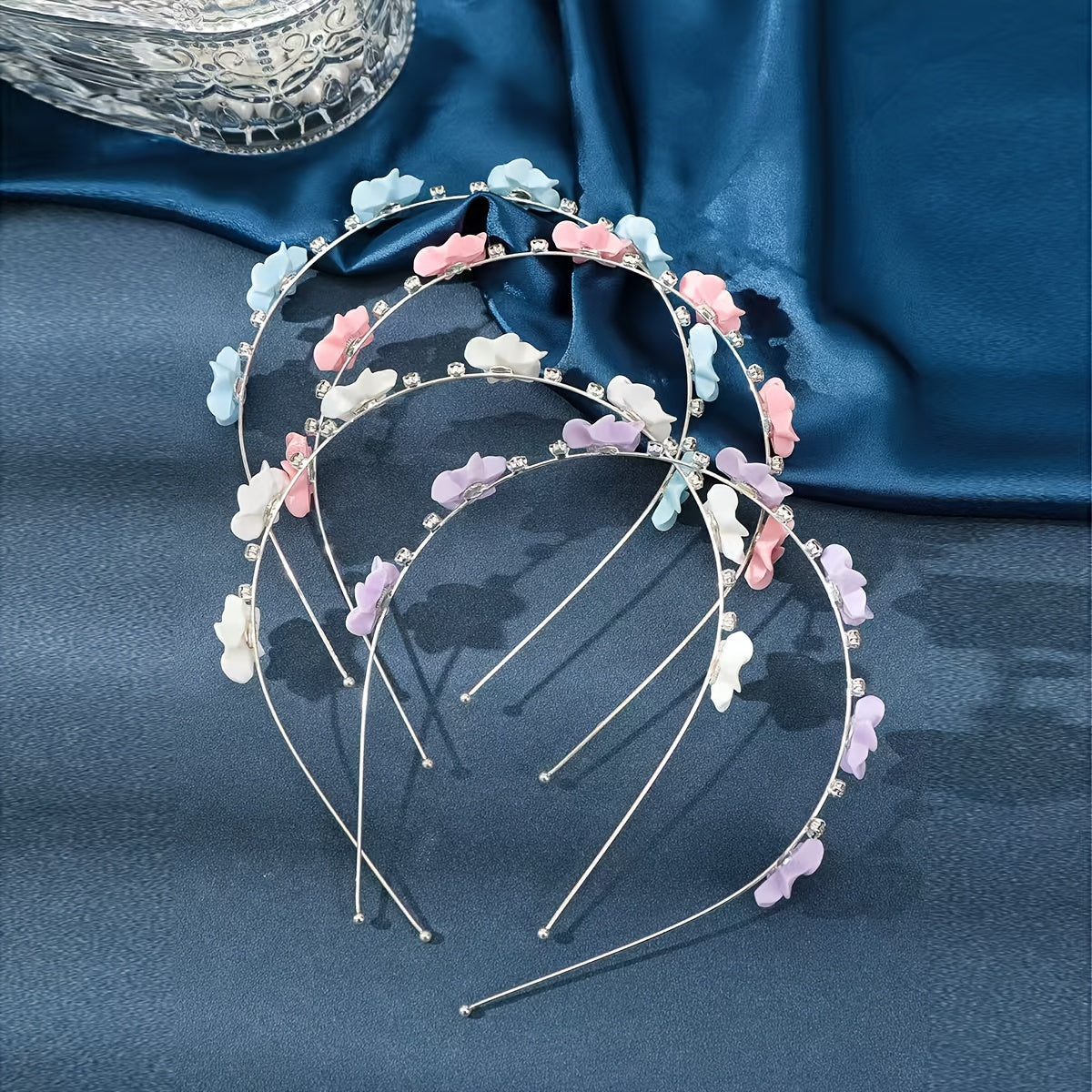 1pc Women's Sparkling -like Light Blue Floral Headband with Delicate Flower Petals & Secure Hair Clip - Elegant Hair Accessory for Weddings, Parties, Casual Attire - Comfortable Hair Band for Sensitive Scalp, Non-Irritating H