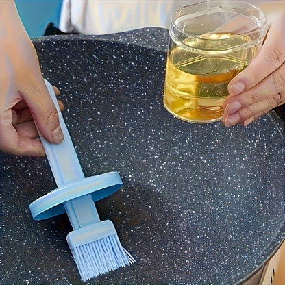 Oil Brush with Oil Tank, Baking Brush with Oil Pot, Household Oil Brush for Baking and Cooking, Creative Oil Brush with Oil Box, Oil Brush for Kitchen BBQ Camping Outdoor Picnic, Kitchen Accessories, BBQ Accessories