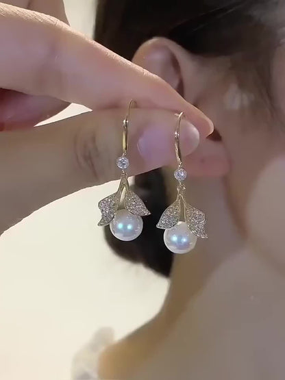 Vintage-Inspired Leaf & Faux Pearl Drop Earrings for Women - Zinc Alloy with Copper Posts, Perfect for Casual Attire