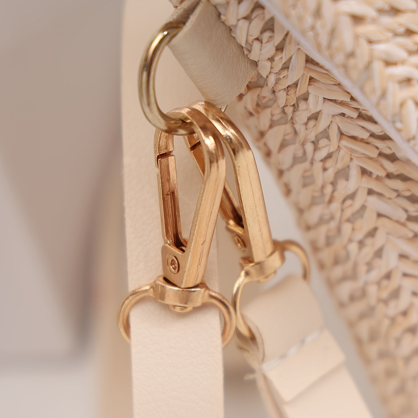 Elegant Women'S Crossbody Bag with Adjustable Strap, Sunflower Embellishment, and Snap Closure